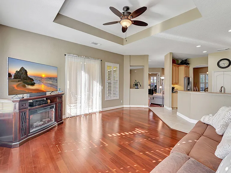 827 SW Grand Reserves Blvd — Photo 8