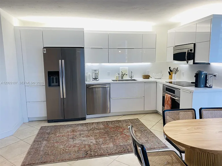 881 Ocean Dr #3E — Photo 9