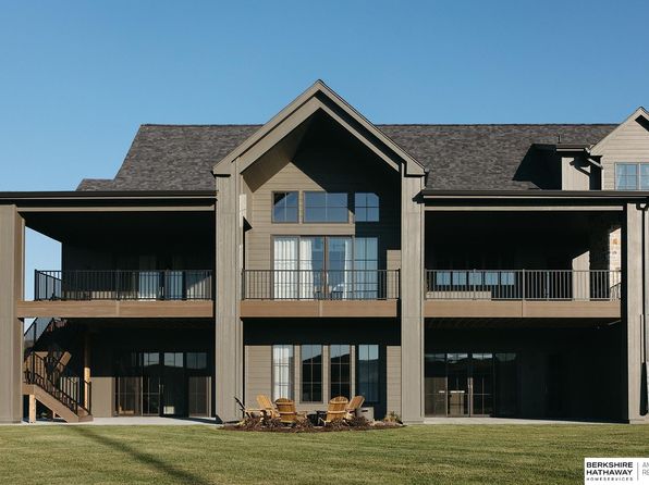 22727 Orchard Plz, Elkhorn, NE 68022