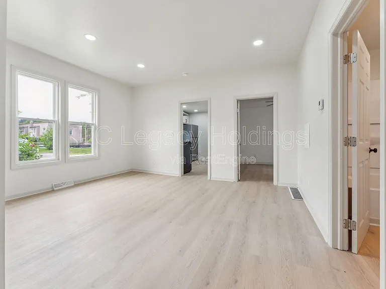 421 Walnut Ave — Photo 17