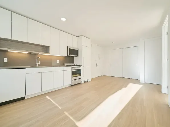 70 West 37th Street image 3 of 17