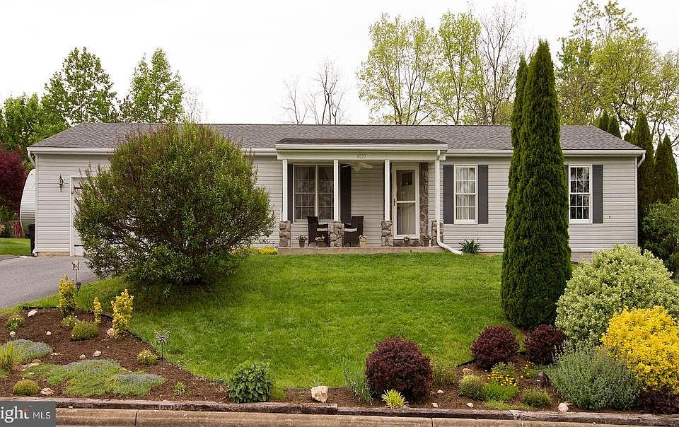 1st image of 8025 Hillside Dr