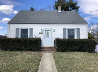 40 Barkalow Ave, Freehold, NJ 07728