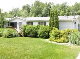 55760 Seekle Rd, Three Rivers, MI 49093