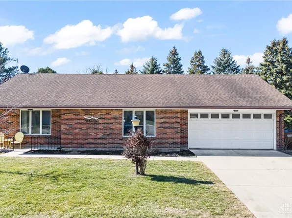 404 Spotted Doe Trl, Piqua, OH 45356