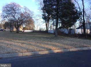 405 Oak Ave, West Berlin, NJ 08091