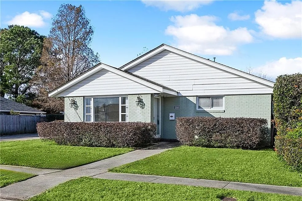 1100 Brockenbraugh Ct — Photo 1