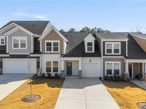 223 Grange Valley Ln, Central, SC 29630