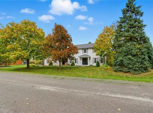 1 Meander Clos, Flamborough, ON L0R 1H1