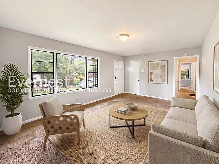 3 bed, 1.0 bath, 1000 sqft, $1,145 — Photo 3