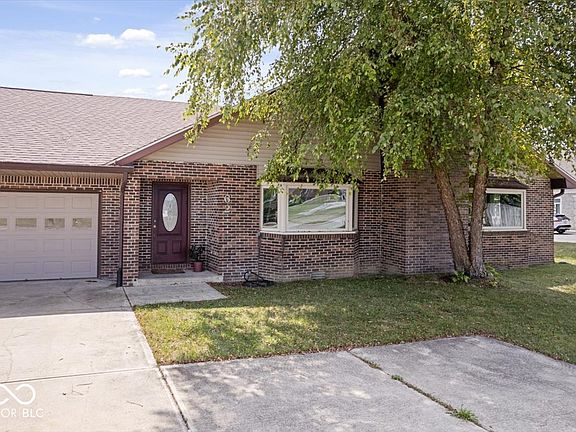 3rd image of 623 W Green Meadows Dr