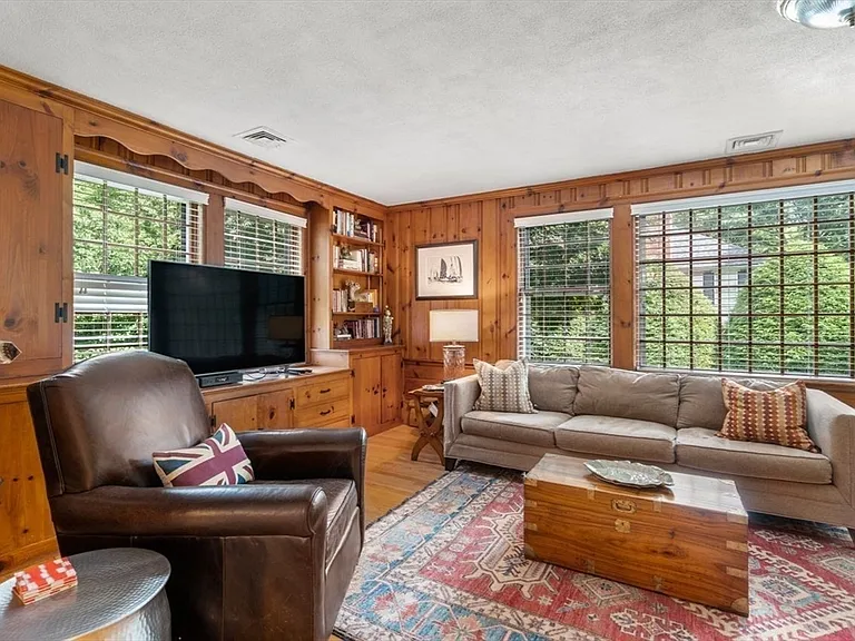 11 Nantucket Rd — Photo 13