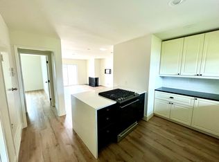 2400 Elden Ave APT 31, Costa Mesa, CA 92627