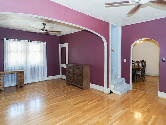 117 E Plainwell St Plainwell-105