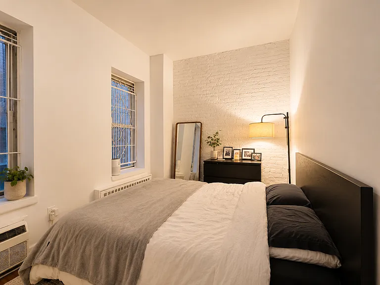 206 E 81st St #1B — Photo 3