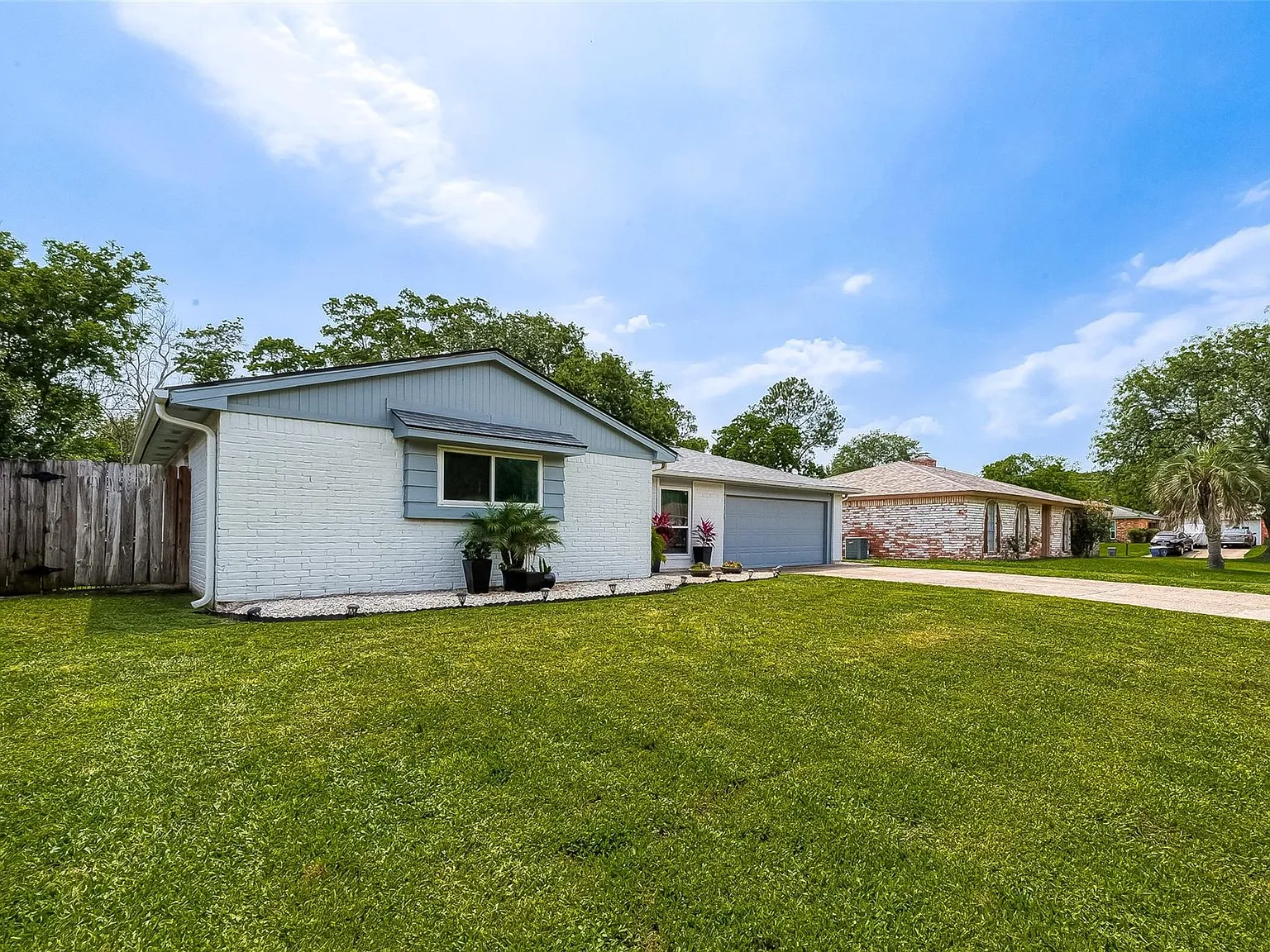 3 bed, 4.0 bath, 1200 sqft, $2,100 — Photo 3