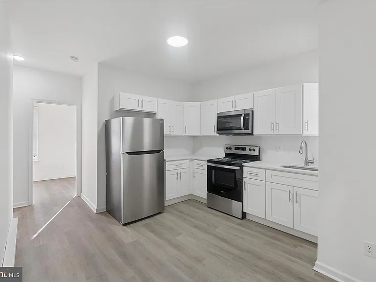 3827 Cambridge St #2 — Photo 5