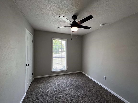 4th image of 571 Loraine Rd