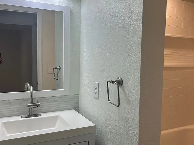 839 E Costilla St #B — Photo 8