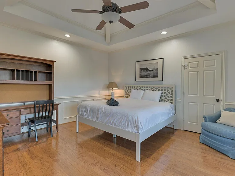 904 Tiffany Ln — Photo 37
