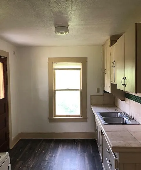 3300 Purington Ave #B — Photo 2