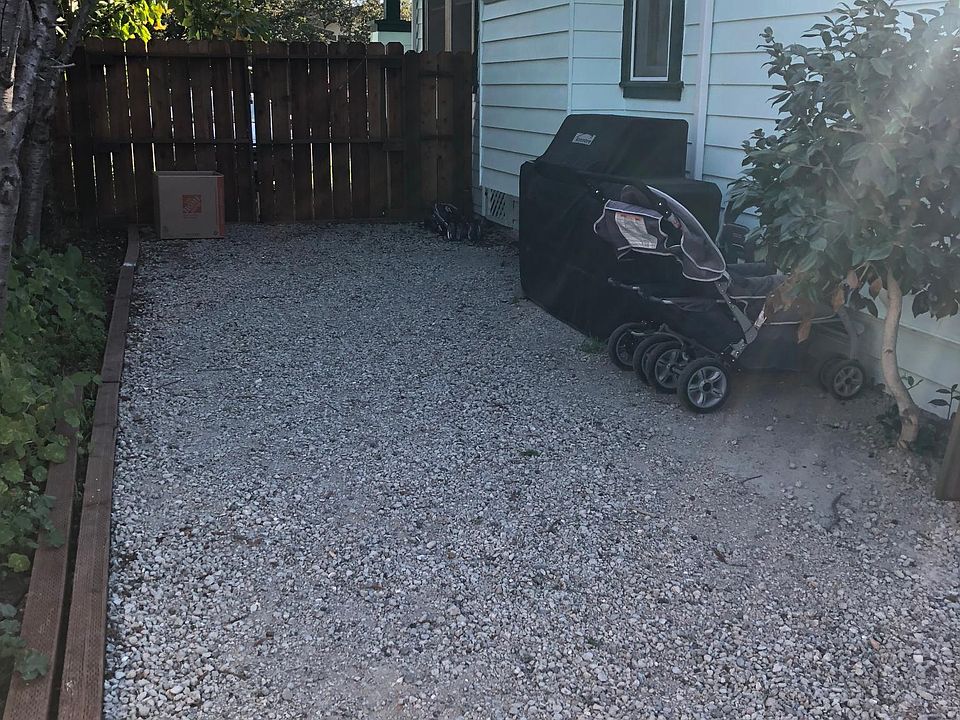 2nd image of 2438 Curtis St