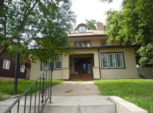 814 W 4th St, Waterloo, IA 50702