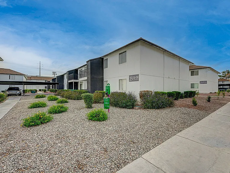3940 Algonquin Dr-35