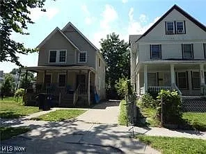 2254 E 81st St photo 1
