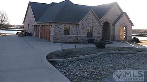 1st image of 4008 Upper Lake Cir