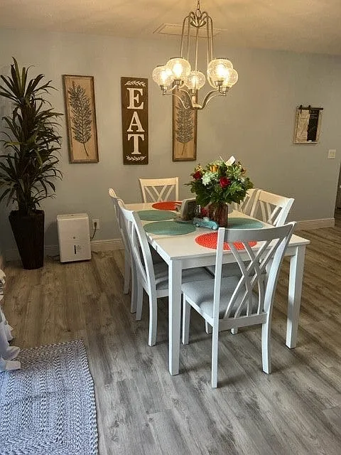 3 bed, 2.0 bath, 1440 sqft, $2,100 — Photo 4