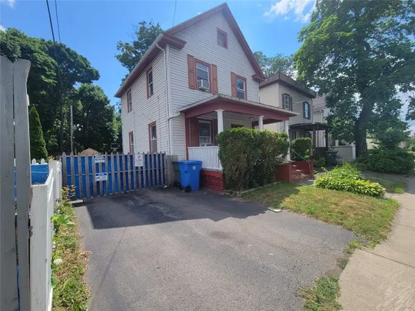 661 Bay St, Rochester, NY 14609