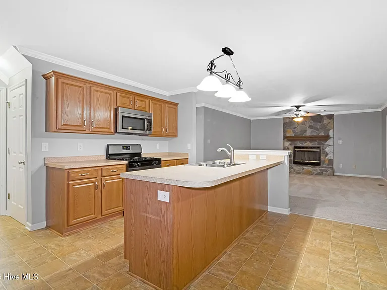 102 Huntington Ct — Photo 11