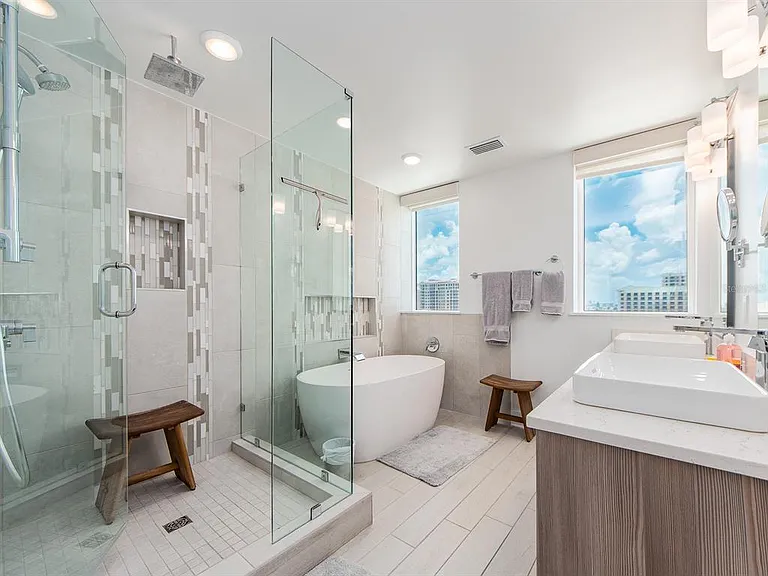 15 Avalon St #701 — Photo 27