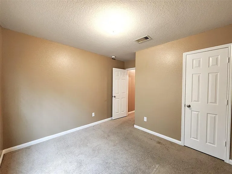 927 Paradise Rd — Photo 11