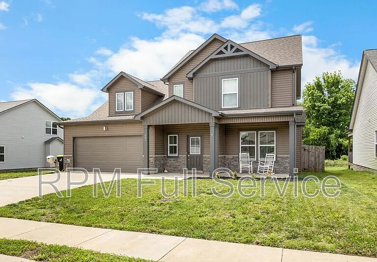 604 Alvin Rd — Photo 1