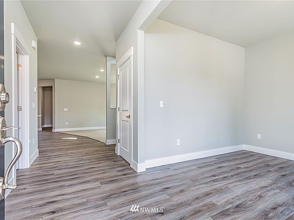 4th image of 2802 28th Street NE