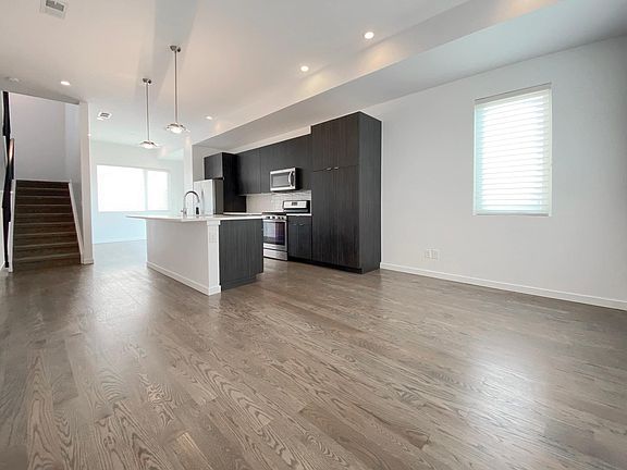 3rd image of 3115 W 18th Ave