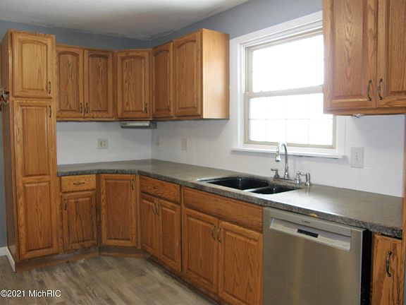 4th image of 2725 Horton Ct