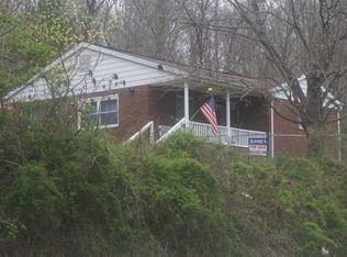 595 Queen Rd, Clendenin, WV 25045