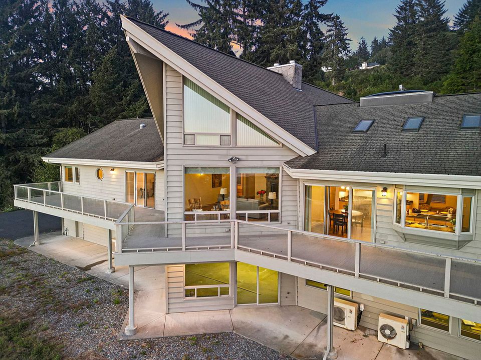 1st image of 300 Spyglass Rd