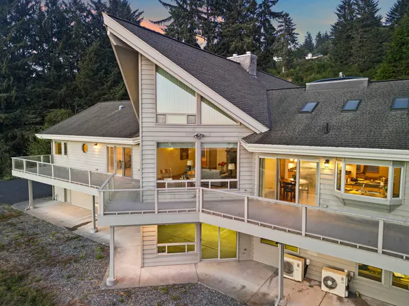 300 Spyglass Rd, Smith River, CA 95567
