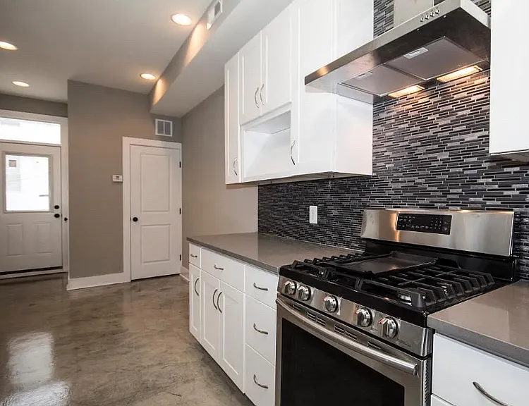 1541 S Charles St — Photo 1