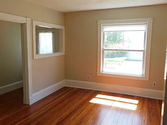 49 Nichols St #1 — Photo 2
