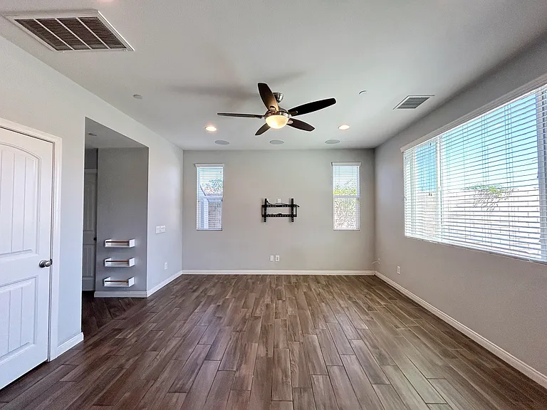 26872 Albion Way — Photo 4