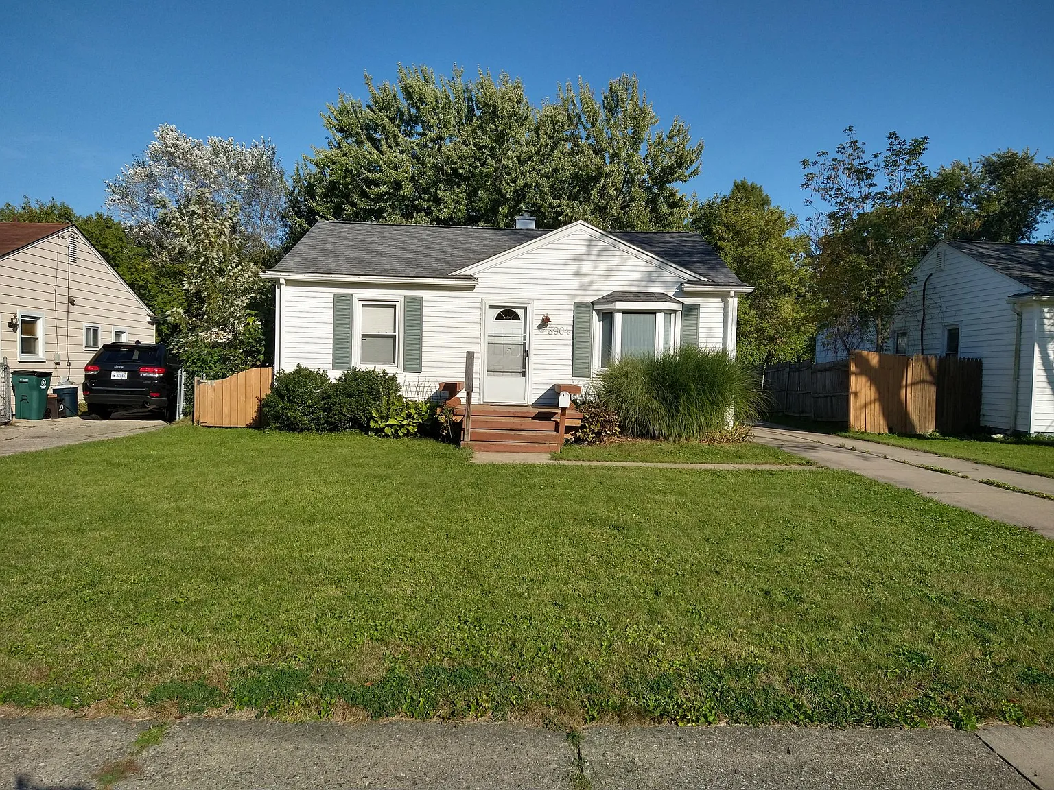 3 bed, 1050 sqft, $1,800 — Photo 1