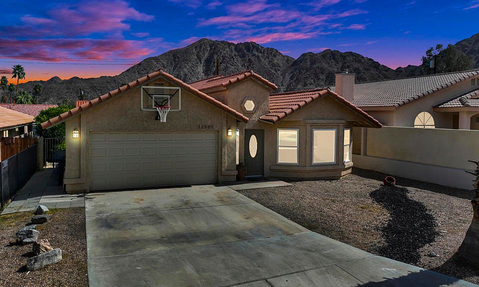 1st image of 52940 Avenida Velasco