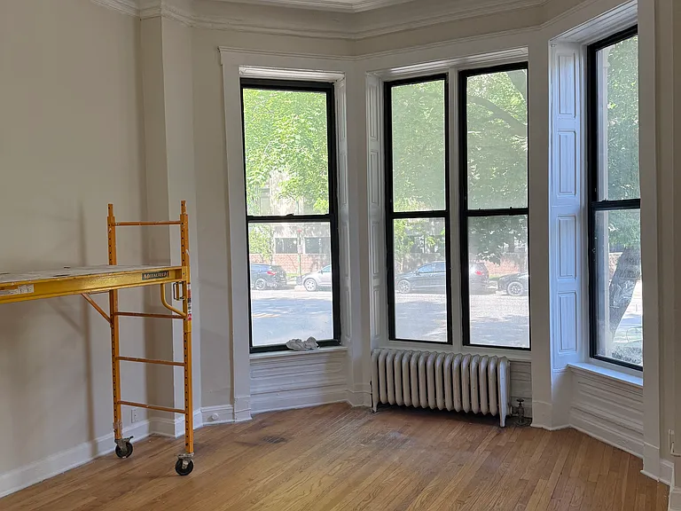 1015 N Lasalle St #1F — Photo 2
