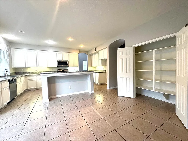 24094 Safiro Ct — Photo 5