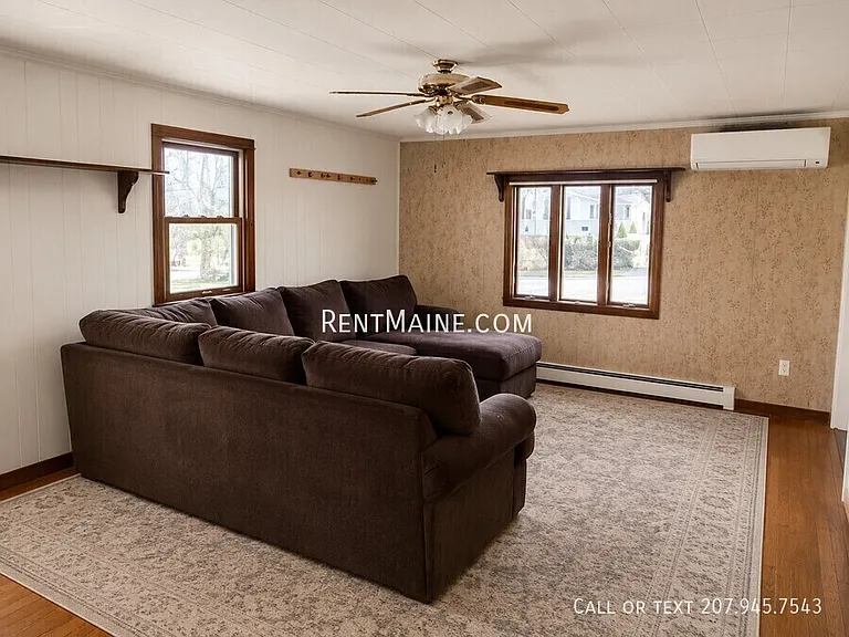 676 College Ave — Photo 8